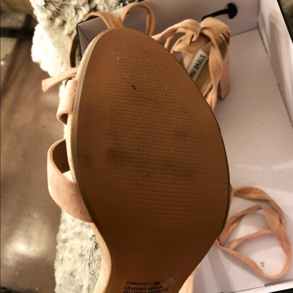 Heels - Picture 4 of 4